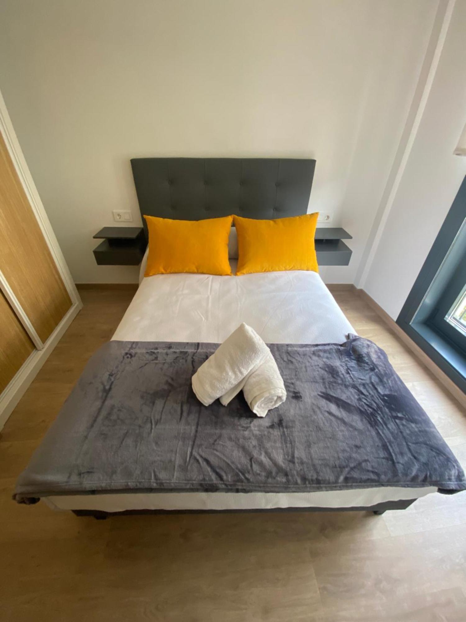 Apartamentos Luisa Сантьяго-де-Компостела Экстерьер фото